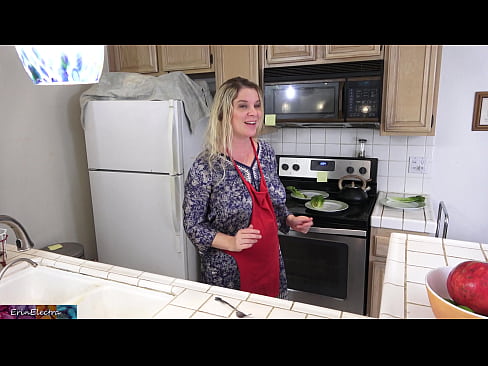 ❤️ Matrigna che lo munge in cucina prima del suo appuntamento ❤❌ Porno duroal it.image-kassir.ru ❌